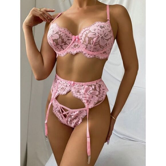 Sexy Floral Lace Lingerie Set - Picture 7 of 8